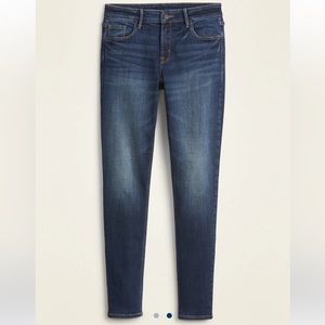 NWT Mid-Rise Rockstar Super-Skinny Jeans